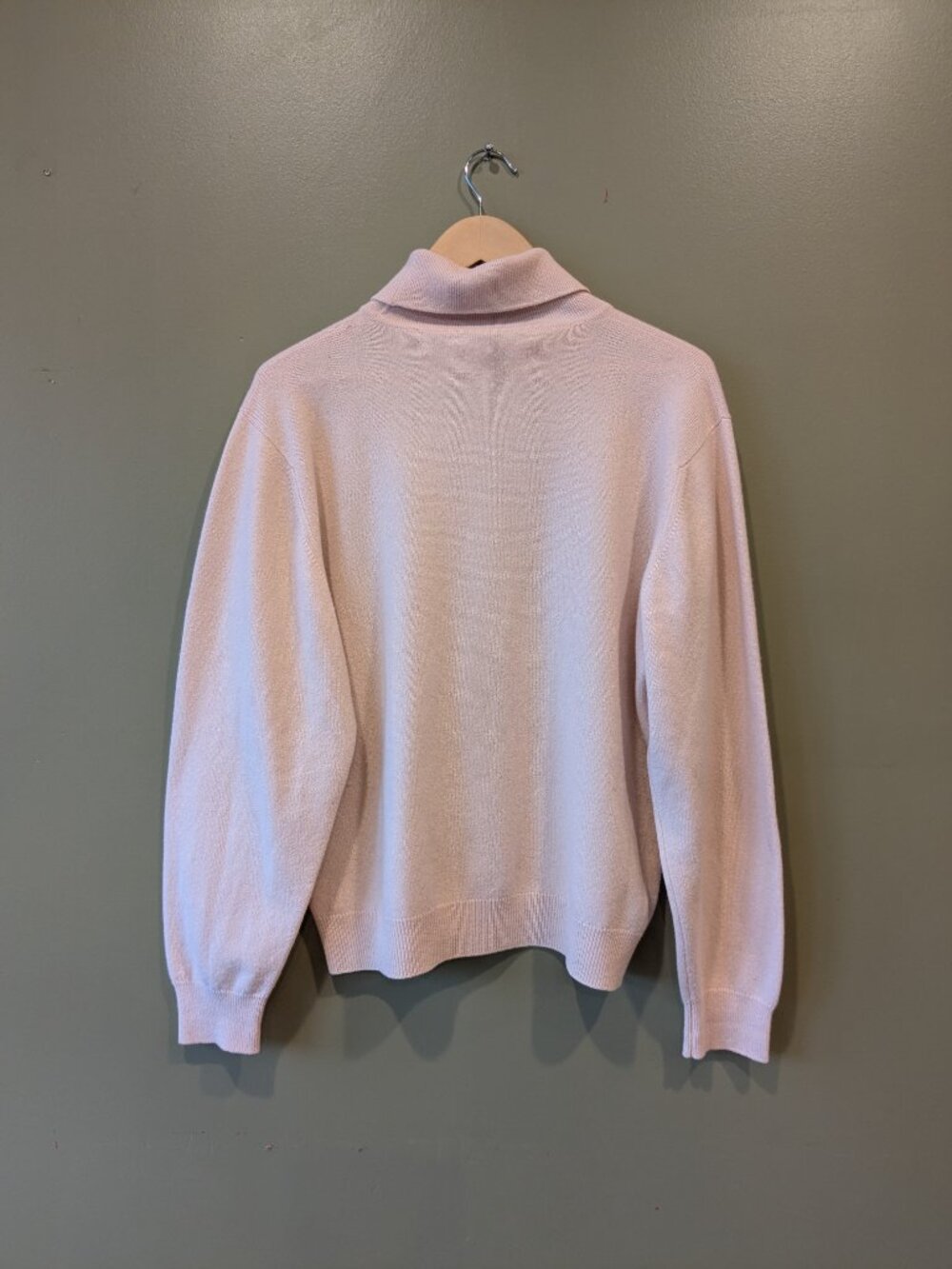 Pringle Scotland 100% Cashmere Soft Pink Roll Turtleneck Sweater Md/Lg Heritage - Picture 10 of 15